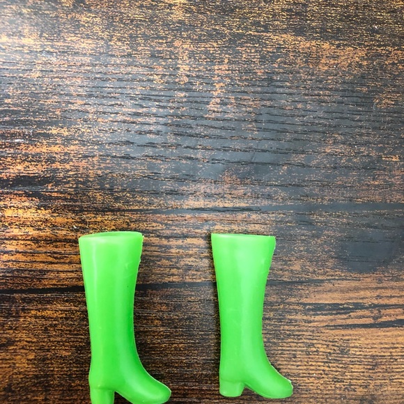 1970's Barbie Boots Accessories - Picture 4 of 6